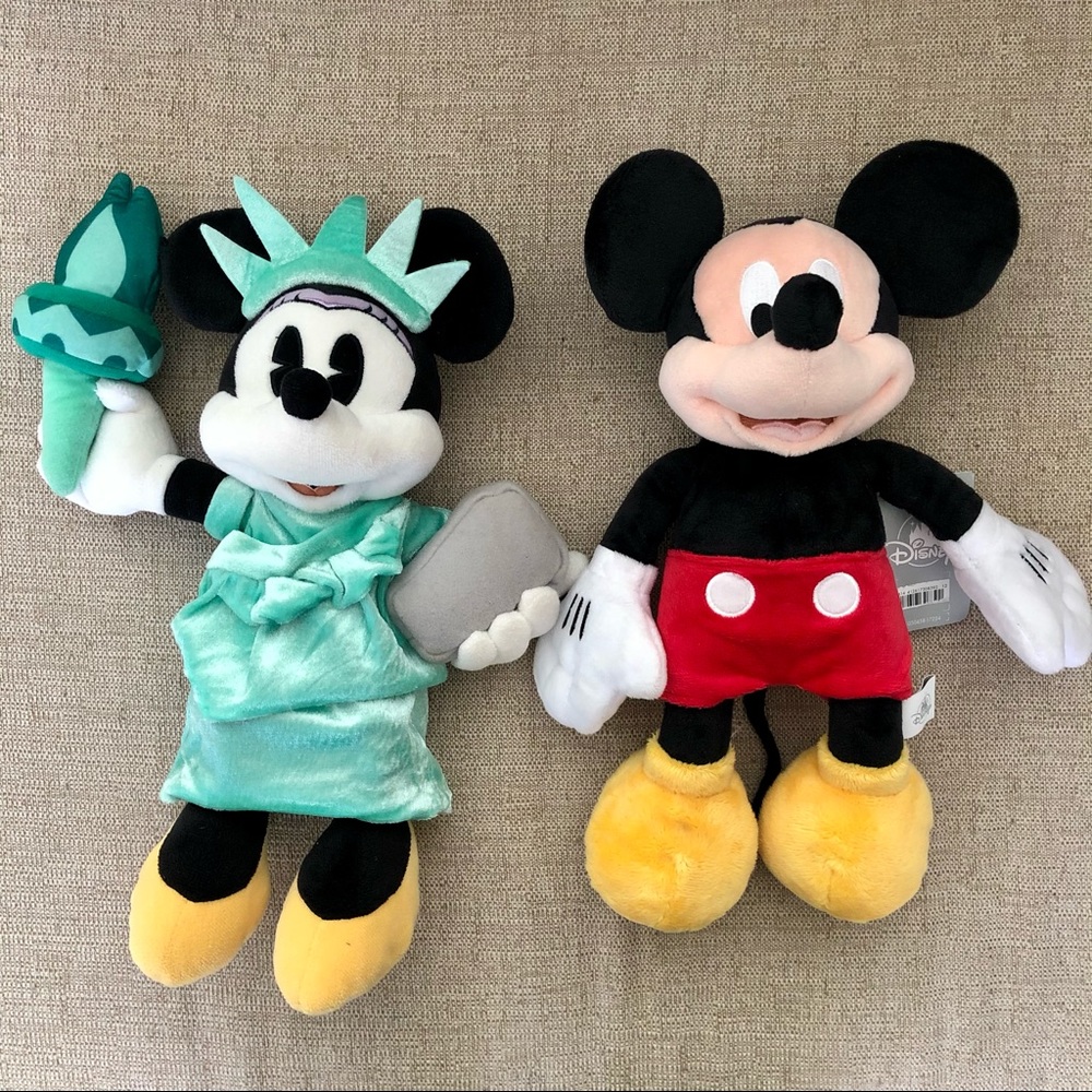 Mickey and Minnie Mouse (New York) plush toys